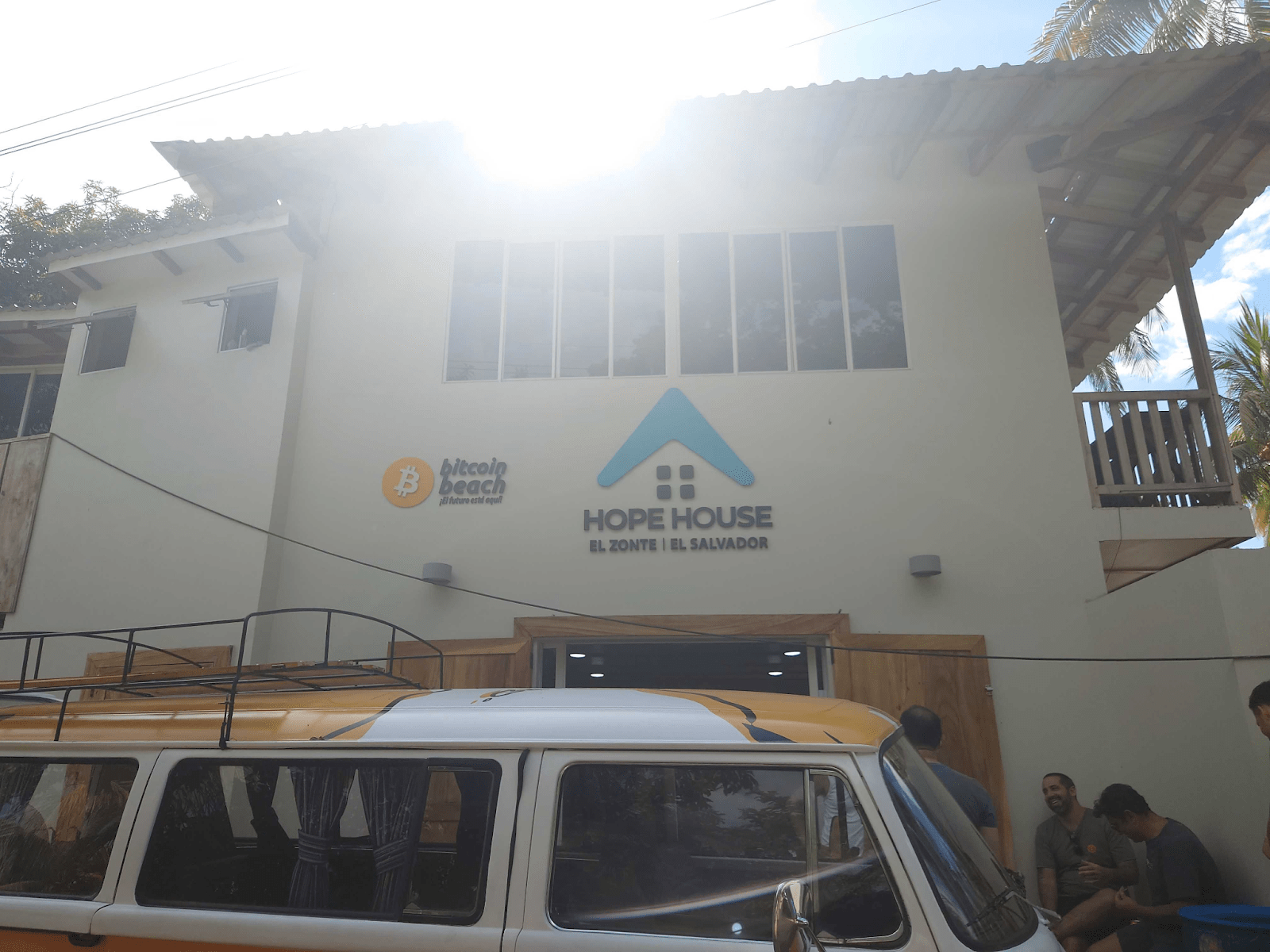 Bitcoin Beach’s Hope House, with the ‘Bitcoinetta’ campervan out front.