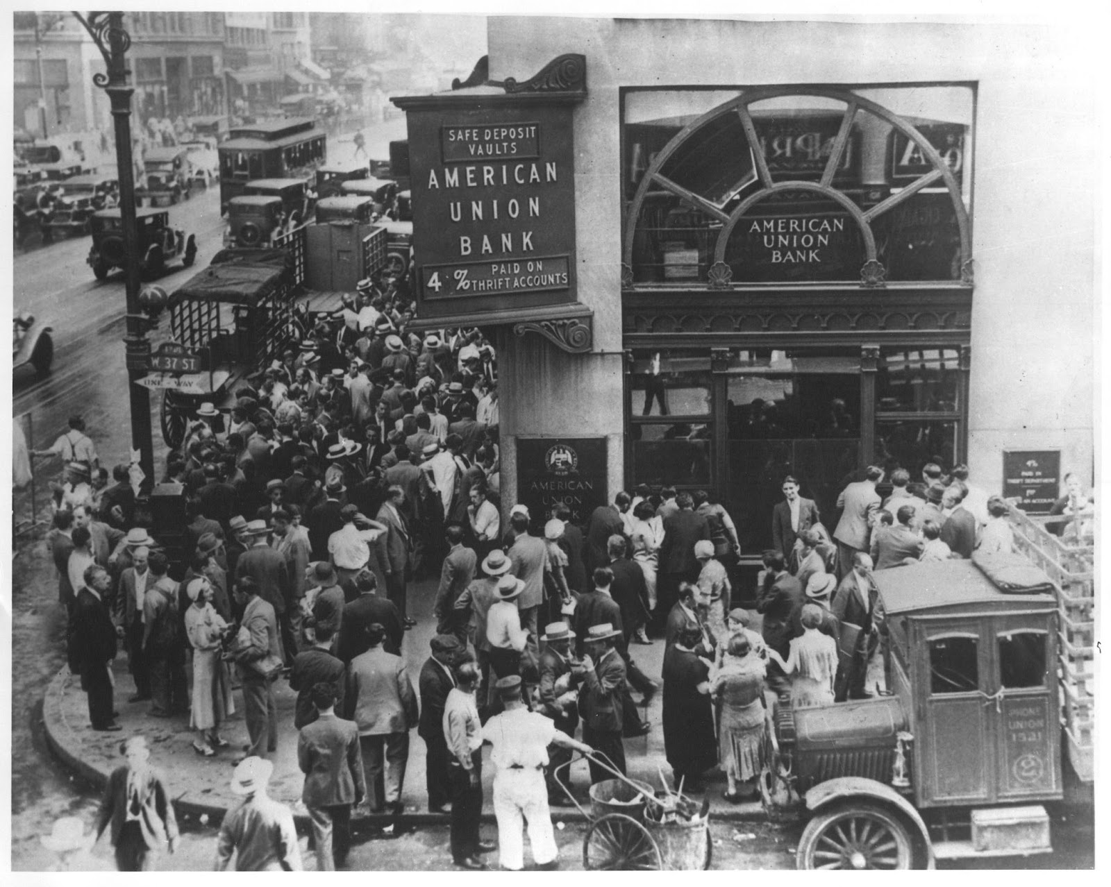 American Union Bank bank run in 1932.