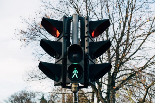 giants.redLights Two traffic lights and a pedestrian light
