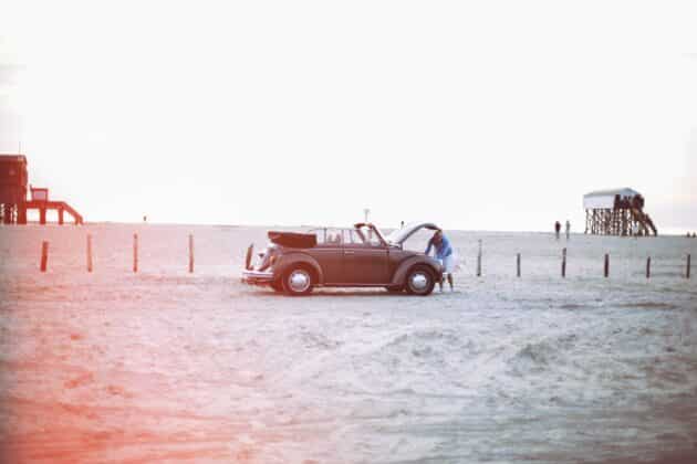 sol.slow.carBrokeDown A car that breaks down by Solana Beach